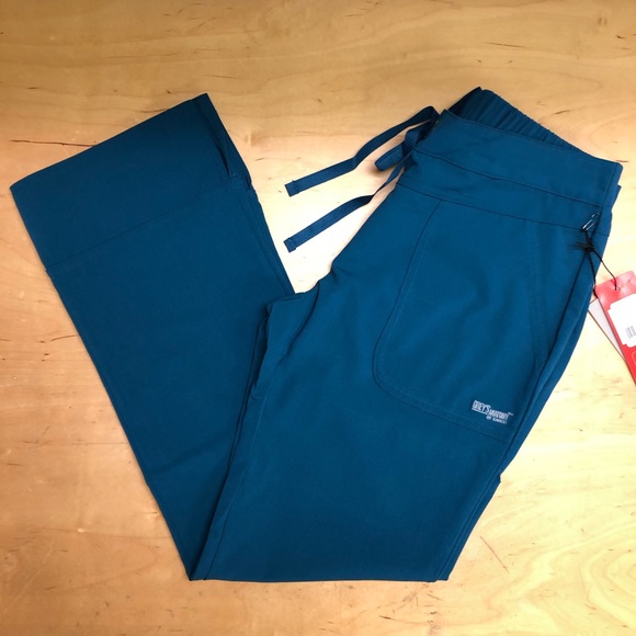 Grey's Anatomy Women's Bahama PETITE "Callie" Pant - Picture 2 of 8